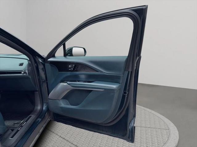 2024 Cadillac iQ Luxury w/1SE