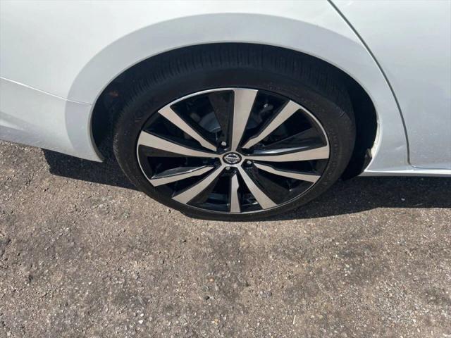 2020 Nissan Altima SR FWD