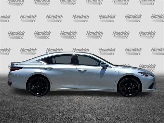 2023 Lexus ES 300h F SPORT Handling