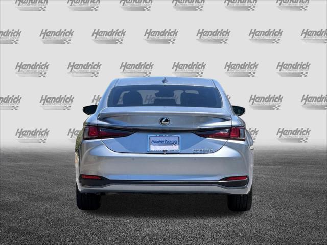 2023 Lexus ES 300h F SPORT Handling