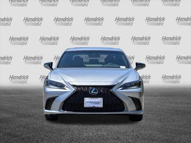 2023 Lexus ES 300h F SPORT Handling