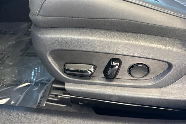 2023 Lexus ES 300h F SPORT Handling