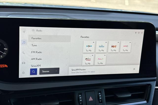 2023 Lexus ES 300h F SPORT Handling