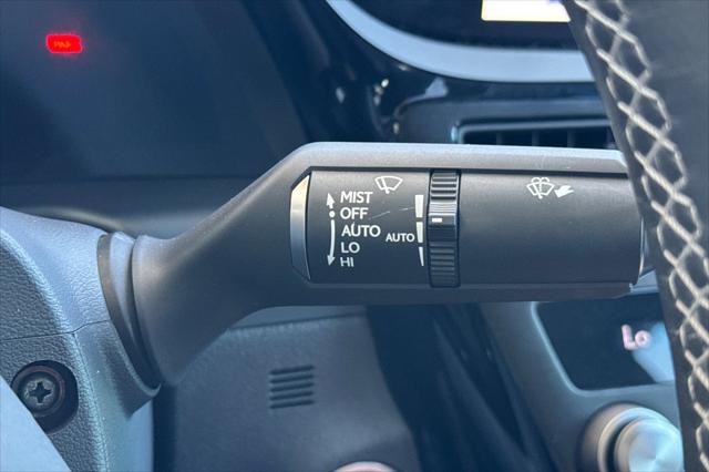 2023 Lexus ES 300h F SPORT Handling
