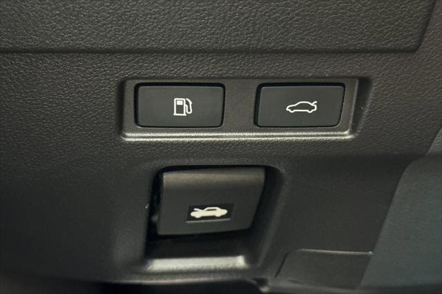 2023 Lexus ES 300h F SPORT Handling