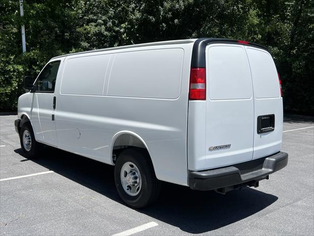 2025 Chevrolet Express Cargo Van RWD 2500 Regular Wheelbase WT