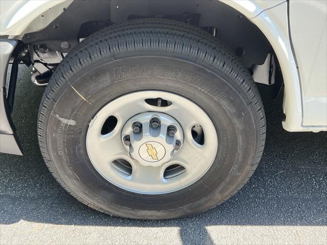 2025 Chevrolet Express Cargo Van RWD 2500 Regular Wheelbase WT