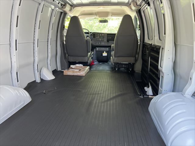 2025 Chevrolet Express Cargo Van RWD 2500 Regular Wheelbase WT