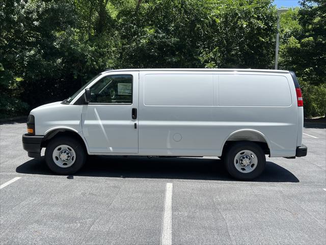 2025 Chevrolet Express Cargo Van RWD 2500 Regular Wheelbase WT