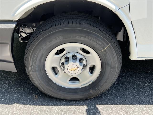 2025 Chevrolet Express Cargo Van RWD 2500 Regular Wheelbase WT
