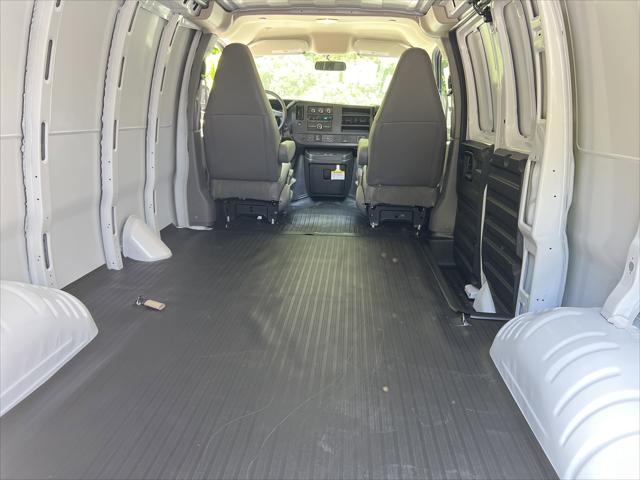 2025 Chevrolet Express Cargo Van RWD 2500 Regular Wheelbase WT