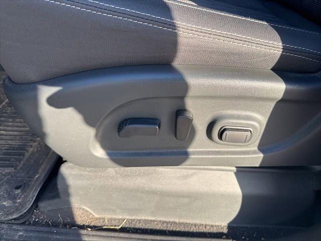 2024 Nissan Titan Crew Cab SV 4x4