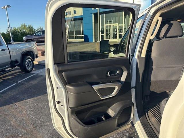 2024 Nissan Titan Crew Cab SV 4x4