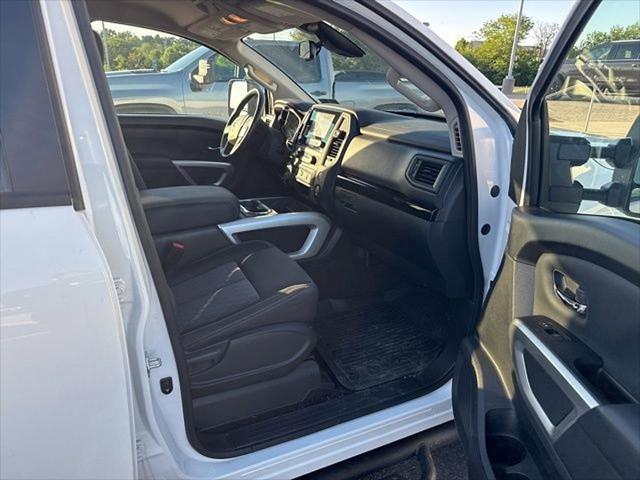 2024 Nissan Titan Crew Cab SV 4x4
