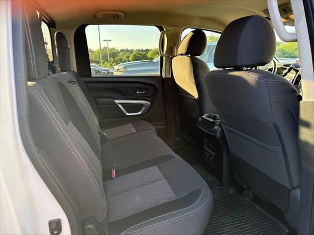 2024 Nissan Titan Crew Cab SV 4x4