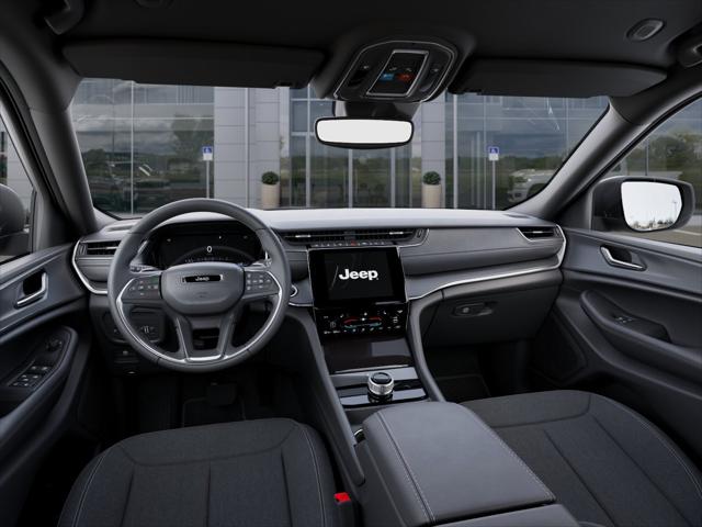 2026 Jeep Grand Cherokee Altitude 4x2