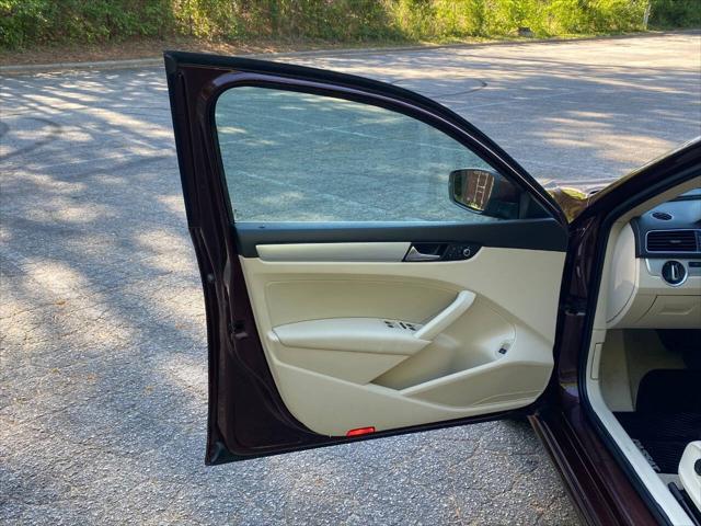 2013 Volkswagen Passat 2.5L SE