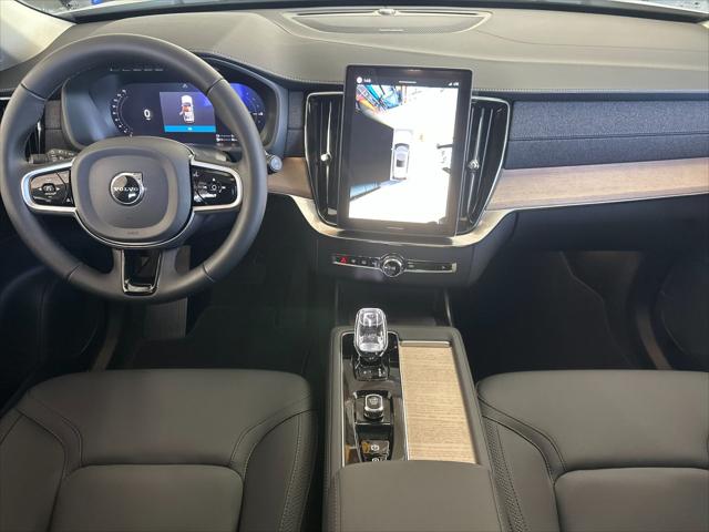 2026 Volvo XC90 Plug-In Hybrid Plus, T8 AWD, Electric/Gasoline, Bright, 6 Seats