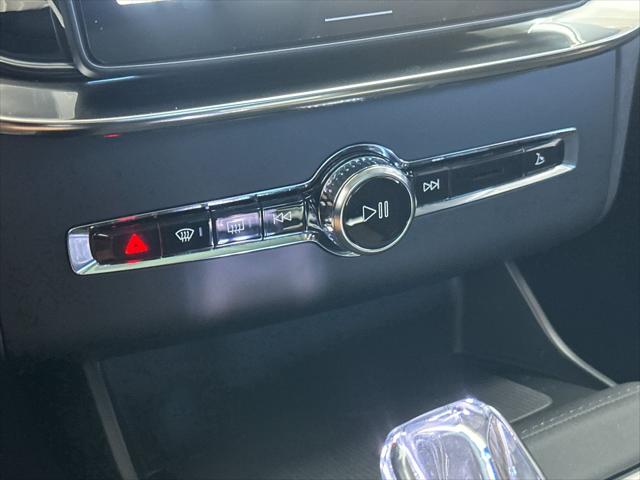2026 Volvo XC90 Plug-In Hybrid Plus, T8 AWD, Electric/Gasoline, Bright, 6 Seats