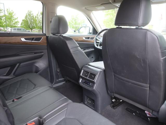 2025 Volkswagen Atlas 2.0T SE w/Technology