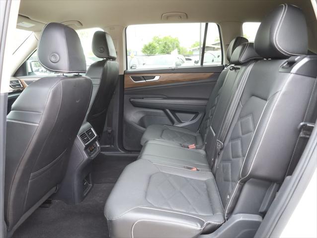 2025 Volkswagen Atlas 2.0T SE w/Technology