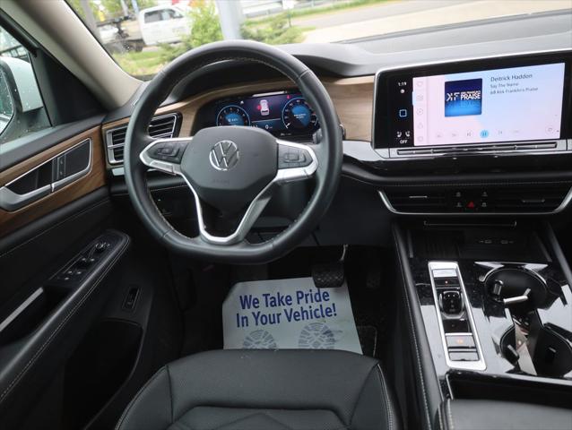 2025 Volkswagen Atlas 2.0T SE w/Technology