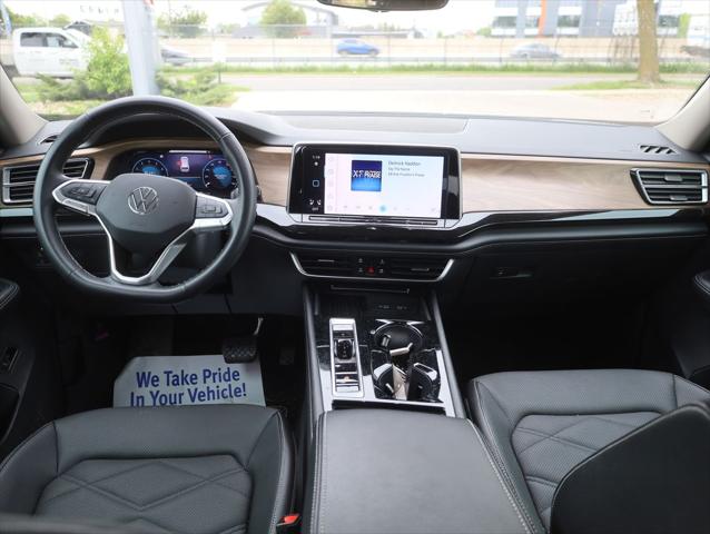 2025 Volkswagen Atlas 2.0T SE w/Technology