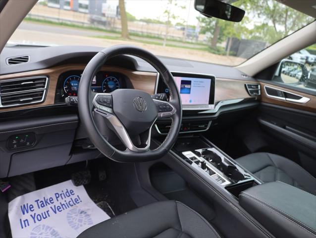 2025 Volkswagen Atlas 2.0T SE w/Technology