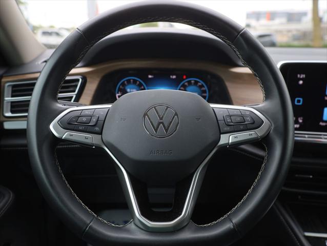 2025 Volkswagen Atlas 2.0T SE w/Technology