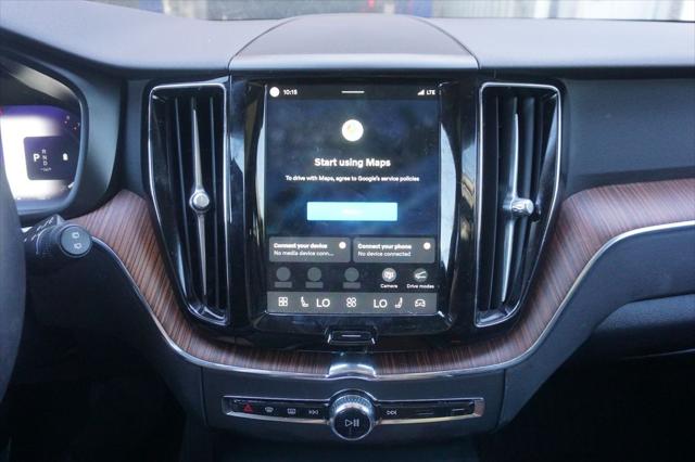 2024 Volvo XC60 B5 Plus Dark Theme