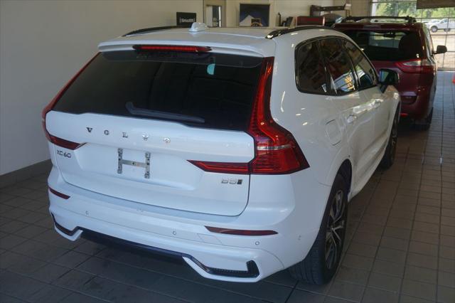 2024 Volvo XC60 B5 Plus Dark Theme