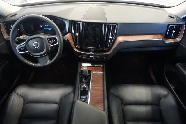 2024 Volvo XC60 B5 Plus Dark Theme