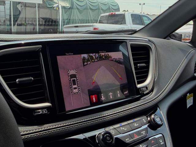 2027 Chrysler Pacifica Select