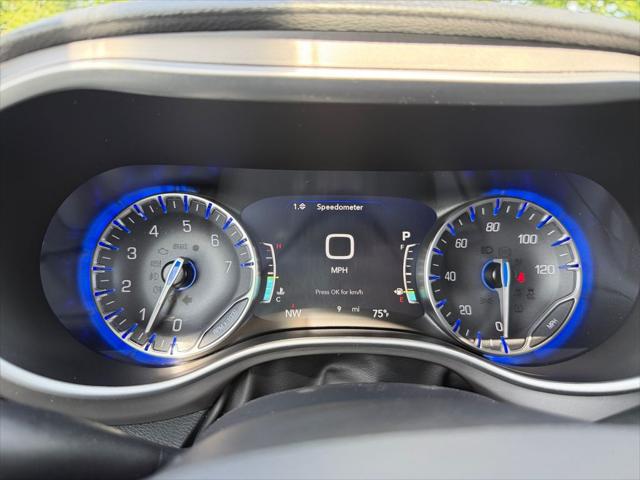 2027 Chrysler Pacifica Select