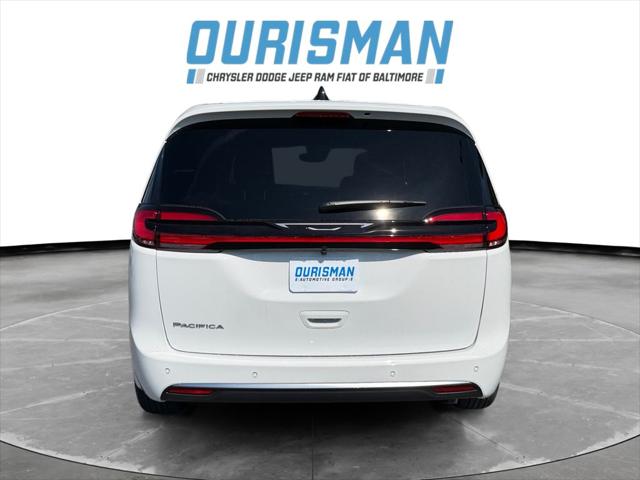 2027 Chrysler Pacifica Select