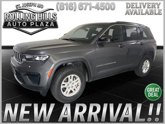 2025 Jeep Grand Cherokee Laredo 4x4 for sale in Saint Joseph, MO