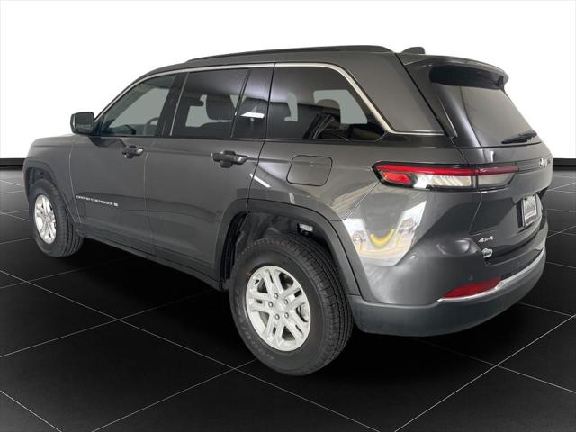 2025 Jeep Grand Cherokee Laredo 4x4