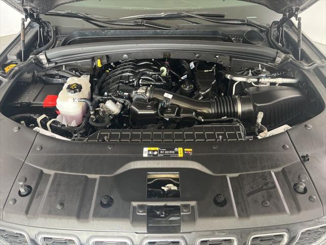 2025 Jeep Grand Cherokee Laredo 4x4