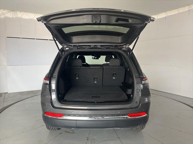 2025 Jeep Grand Cherokee Laredo 4x4