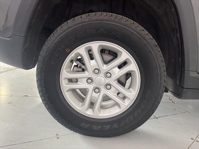 2025 Jeep Grand Cherokee Laredo 4x4