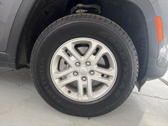 2025 Jeep Grand Cherokee Laredo 4x4