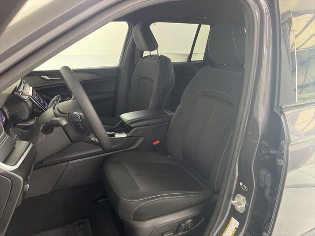 2025 Jeep Grand Cherokee Laredo 4x4