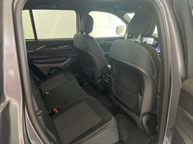 2025 Jeep Grand Cherokee Laredo 4x4