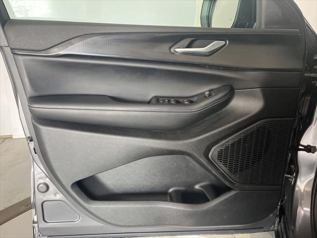 2025 Jeep Grand Cherokee Laredo 4x4
