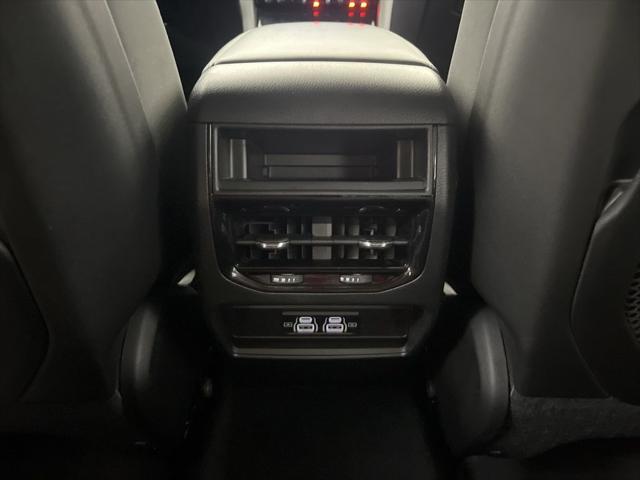 2025 Jeep Grand Cherokee Laredo 4x4