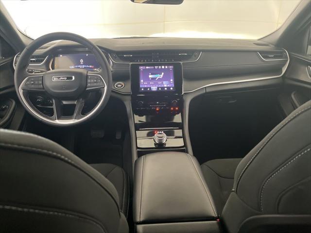 2025 Jeep Grand Cherokee Laredo 4x4