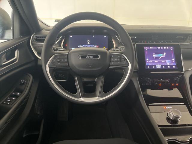 2025 Jeep Grand Cherokee Laredo 4x4