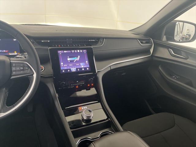 2025 Jeep Grand Cherokee Laredo 4x4
