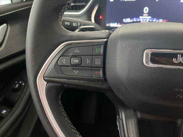 2025 Jeep Grand Cherokee Laredo 4x4