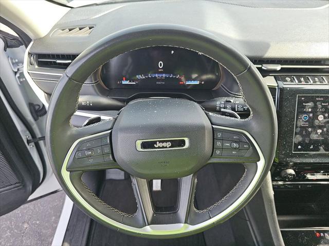 2023 Jeep Grand Cherokee Laredo 4x2